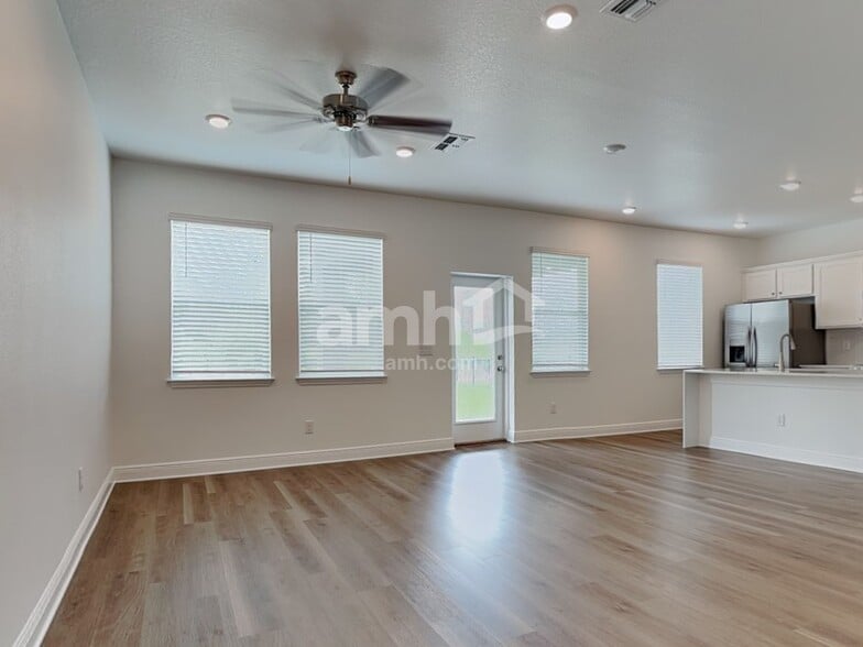 Building Photo - 6757 Atlantic Bch Ave