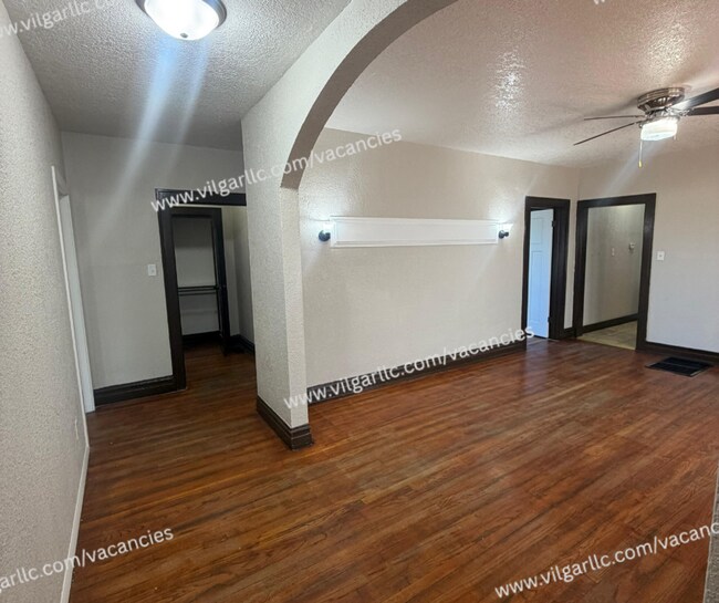 Building Photo - 3713 Hemlock St