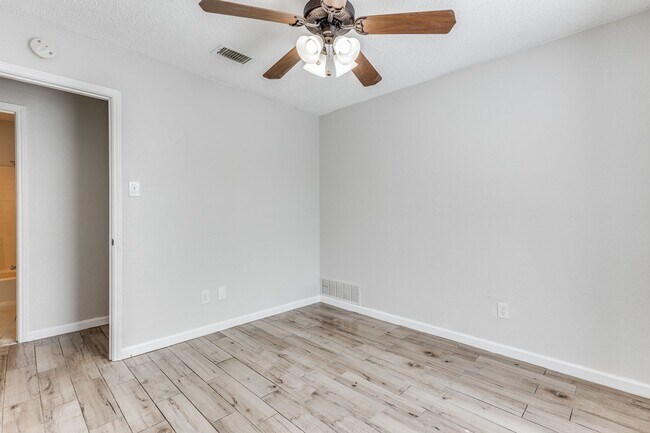 Building Photo - Easy Access to Highways with this 3BR in A...