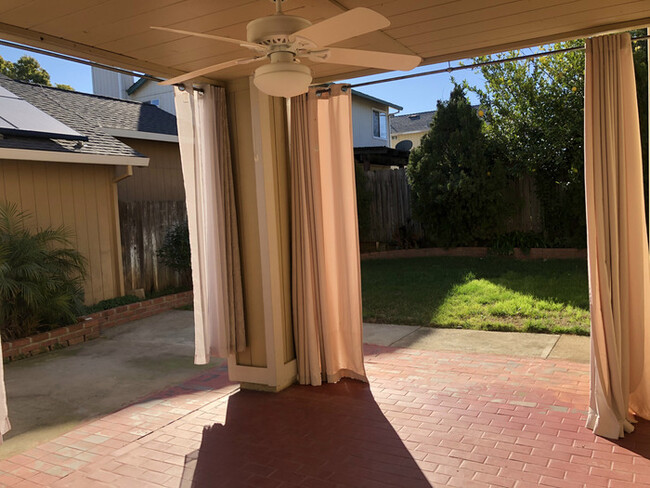 Building Photo - Cozy & Well-Maintained Home in a Peaceful ...