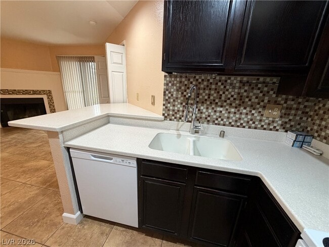 Building Photo - 2140 Pinetop Ln