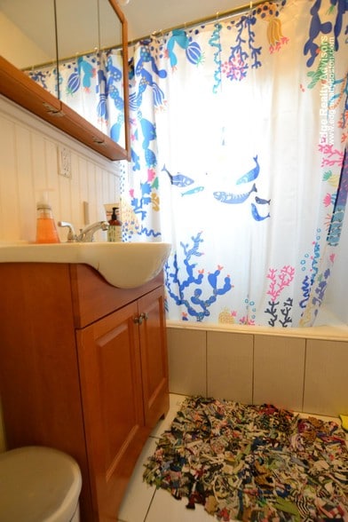 Building Photo - 2003 Commonwealth Ave