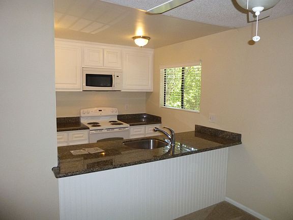 Dishwasher , microwave, ref - 2101 Vanderslice Ct