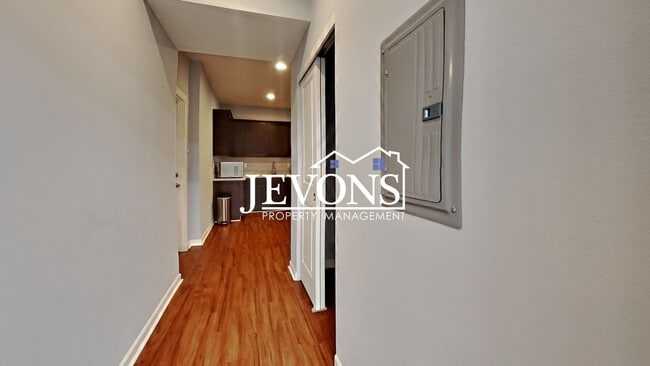 Building Photo - Discover this charming ADU near Golden Gar...