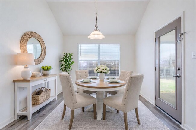 Building Photo - 740 Dark Horse Ln