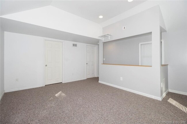 Building Photo - 690 Plainville Ave