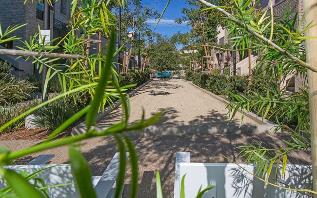 Building Photo - Beautiful contemporary design home in Bressi Ranch!