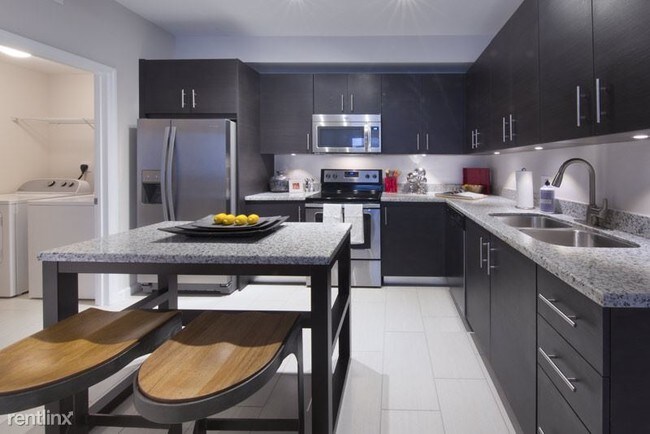 Building Photo - 1052 NW 87th Ave