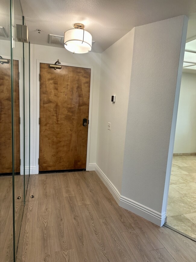 Building Photo - 5865 Friars Rd