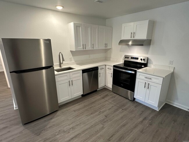 Building Photo - 8a Hiland Pl