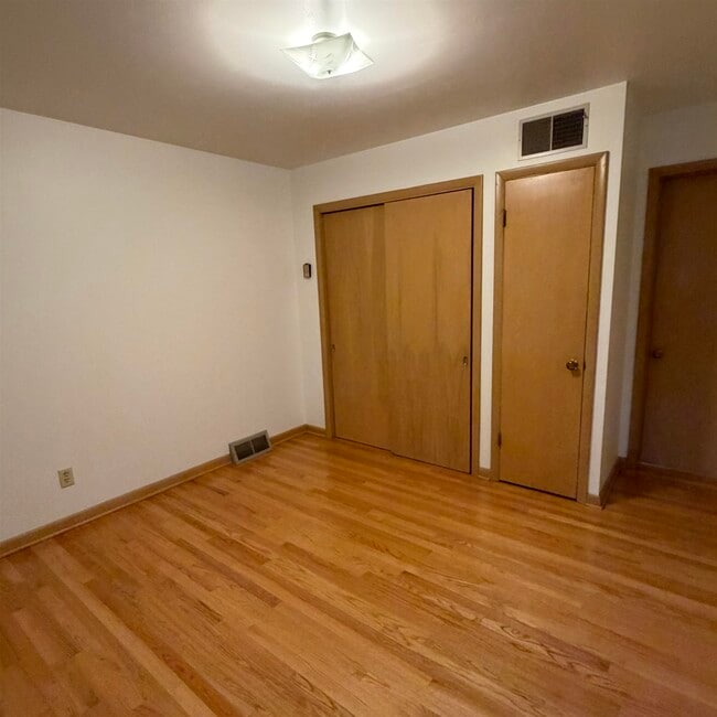 Building Photo - 529 W Olin Ave