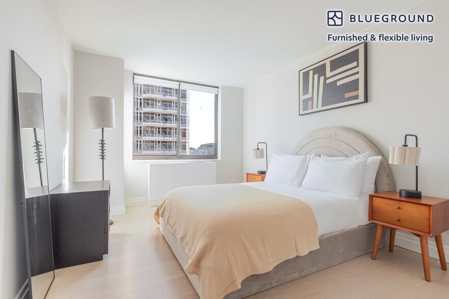 Building Photo - 155 E 31st St