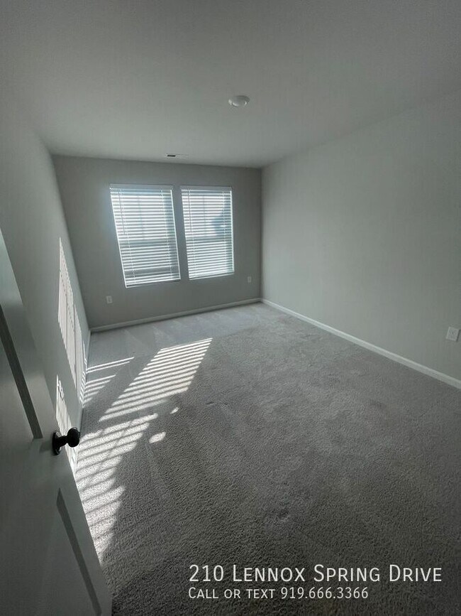 Building Photo - 210 Lennox Spring Dr