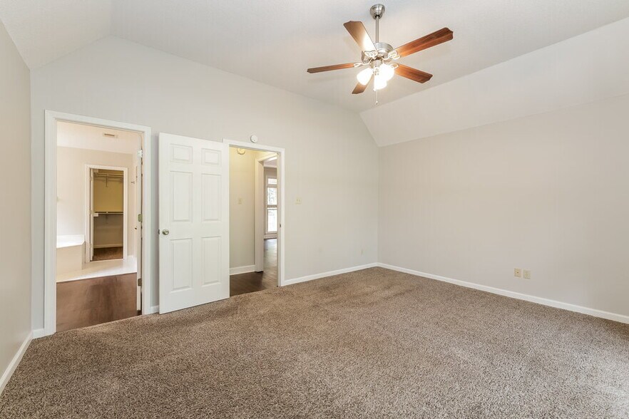 Building Photo - 8695 River Mill Cove