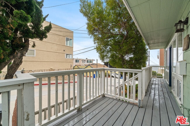 Building Photo - 115 44th St