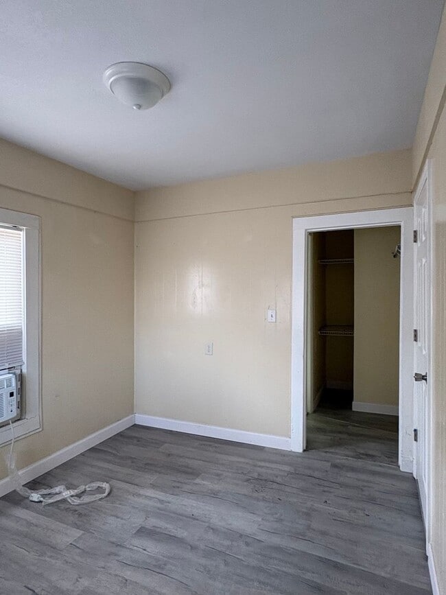 Building Photo - 4bed/2bath SFH Rent $1580/month ready now!