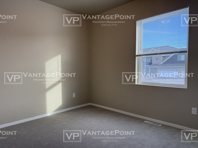 Building Photo - N9320 Gemstone Ct