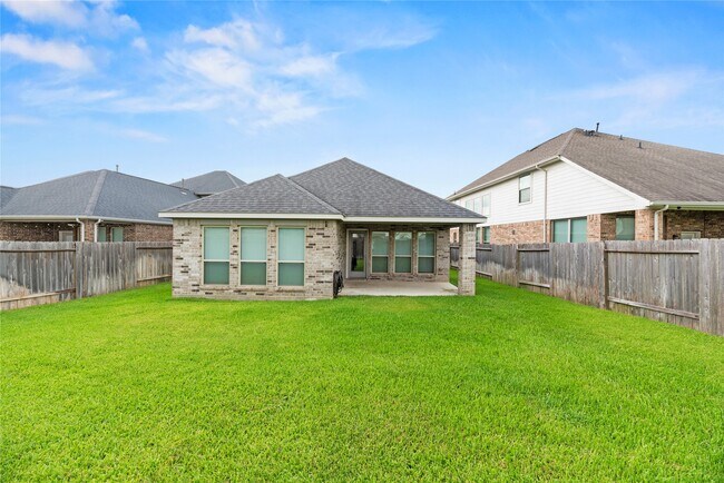 Building Photo - 31222 Pinebrook Falls Ln