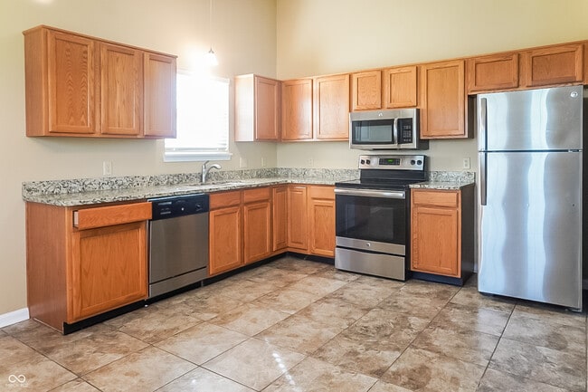 Building Photo - 2245 Valley Creek E Ln