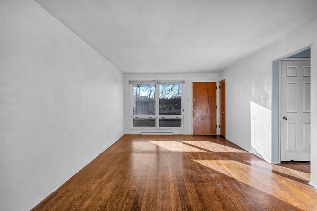 Building Photo - 9014 Ellison Dr