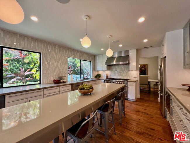 Building Photo - 6435 Innsdale Dr