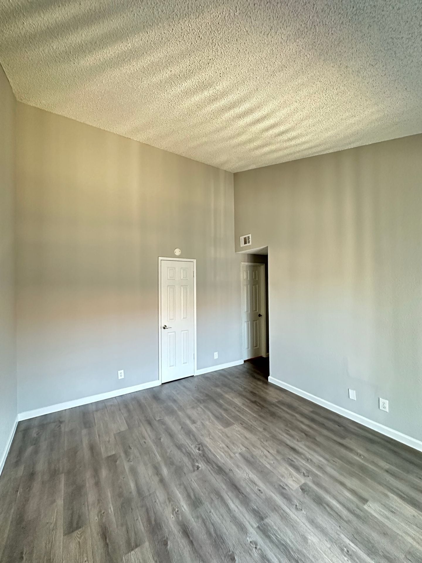 Building Photo - 5092 Pearce Dr