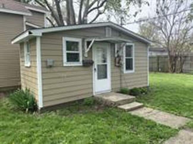 Primary Photo - 411 E Campbell Ave