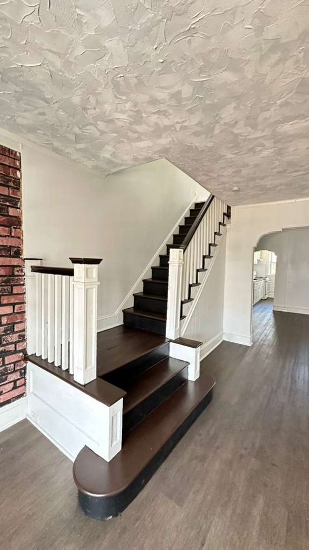 Building Photo - Front Porch Row - Olney