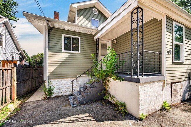 Building Photo - 730 Iowa Ave