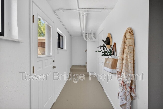 Building Photo - 3937 Orangewood Dr