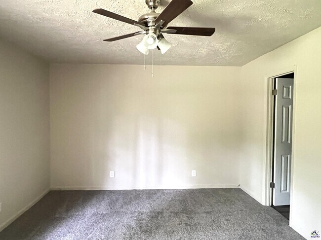 Building Photo - 1169 Sandy Beach Dr