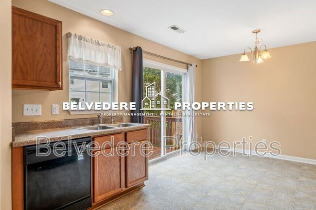 Building Photo - 39 Ackland Dr