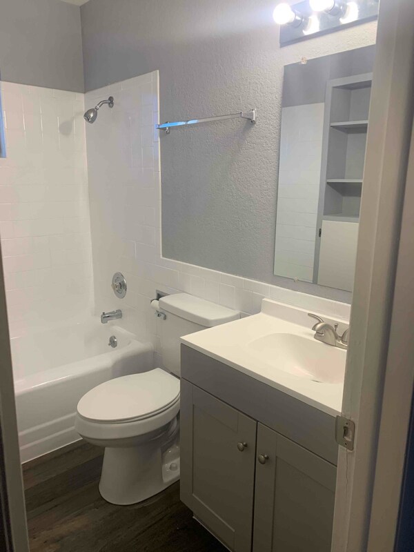 Building Photo - 2528 Taylor Ln