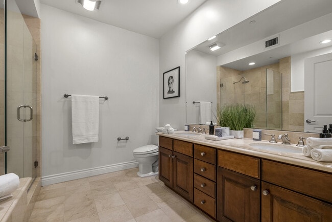 Building Photo - 2347 Fox Hills Dr