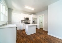 Building Photo - 83 Division St