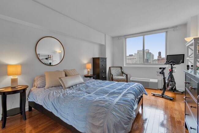 Building Photo - 345 E 93rd St