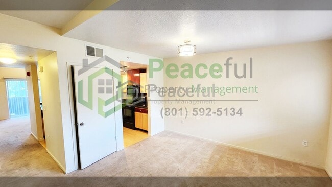 Building Photo - 4340 S Highland Dr