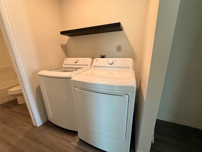 Building Photo - 964 Ringold St