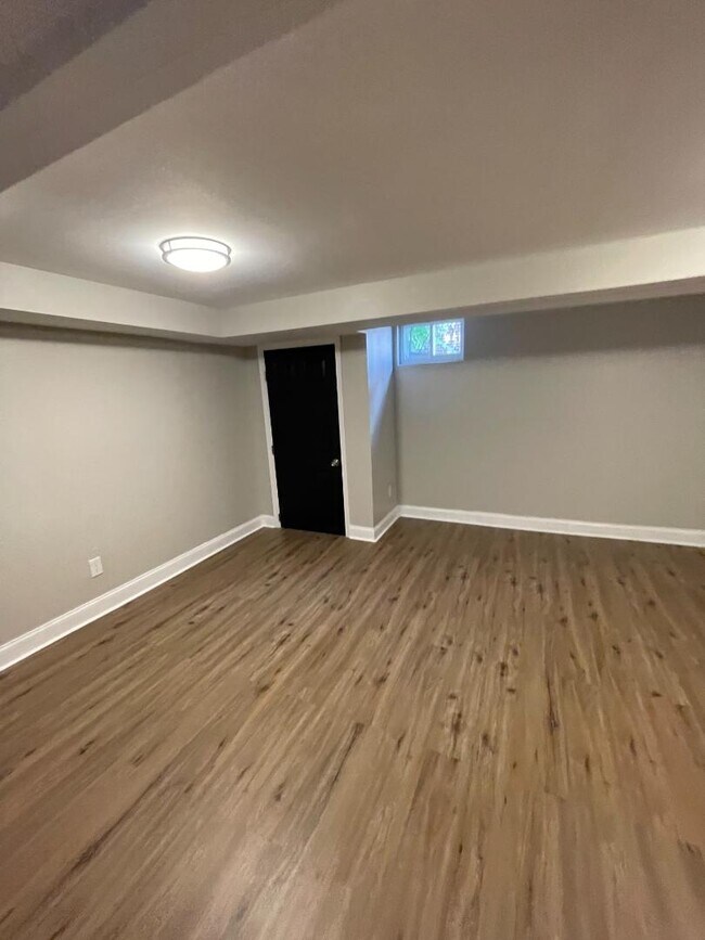 Building Photo - 1945 Frames Rd