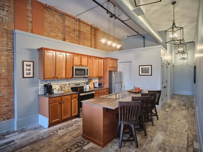Kitchen & Dining - 121 E Water St