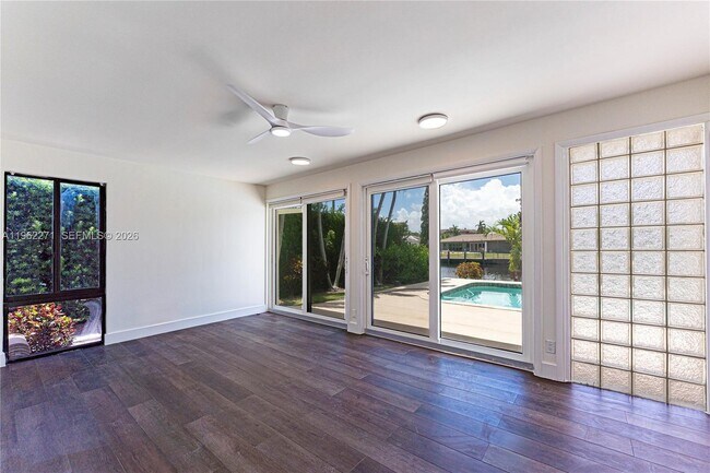 Building Photo - 636 Hibiscus Dr