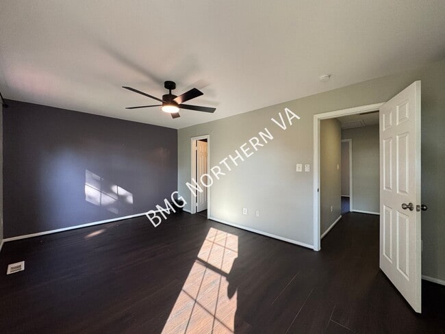 Building Photo - 8651 Centerton Ln