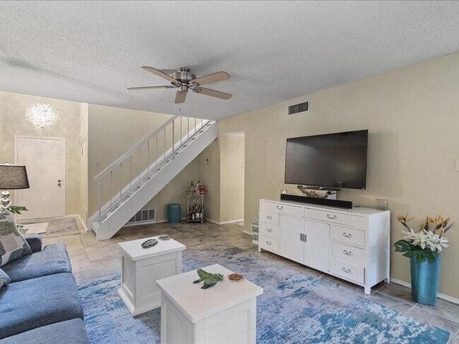 Building Photo - 1607 Coronado Hills Dr