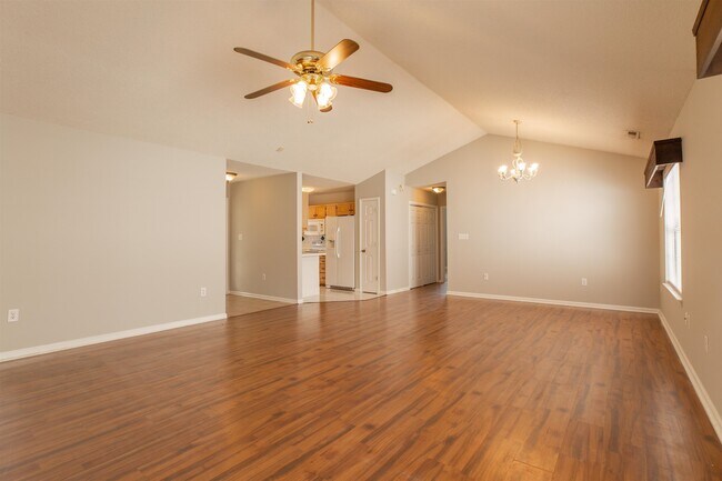 Building Photo - 112 Dusty Trail Ln