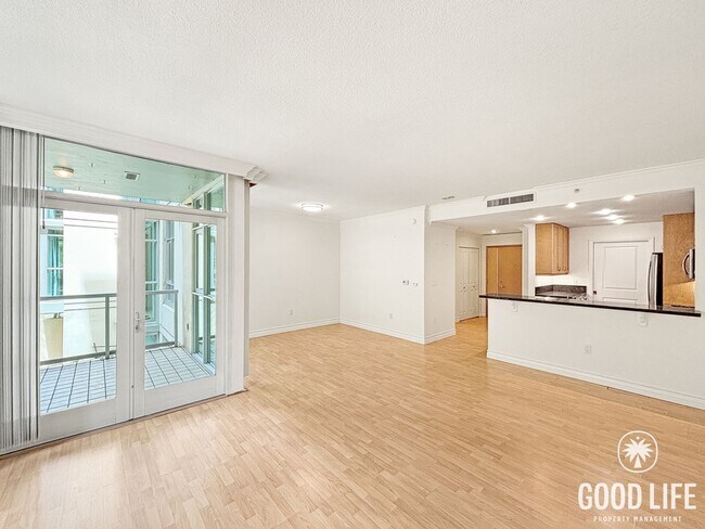 Building Photo - STUNNING 2 BED/2 BATH CONDO AVAILABLE IN THE DISCOVERY BUILDING IN CORTEZ HILL!
