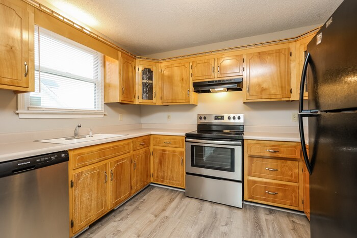 Building Photo - 3507 Clearwater Dr