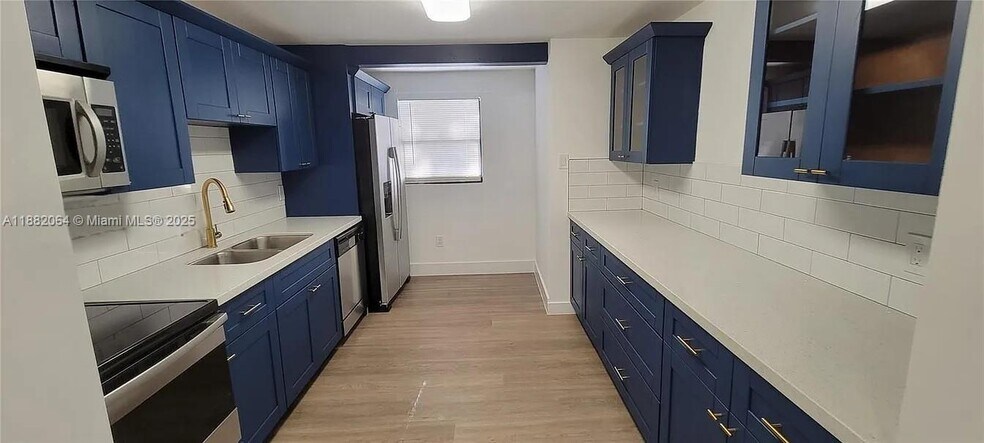 Building Photo - 2513 Island Dr