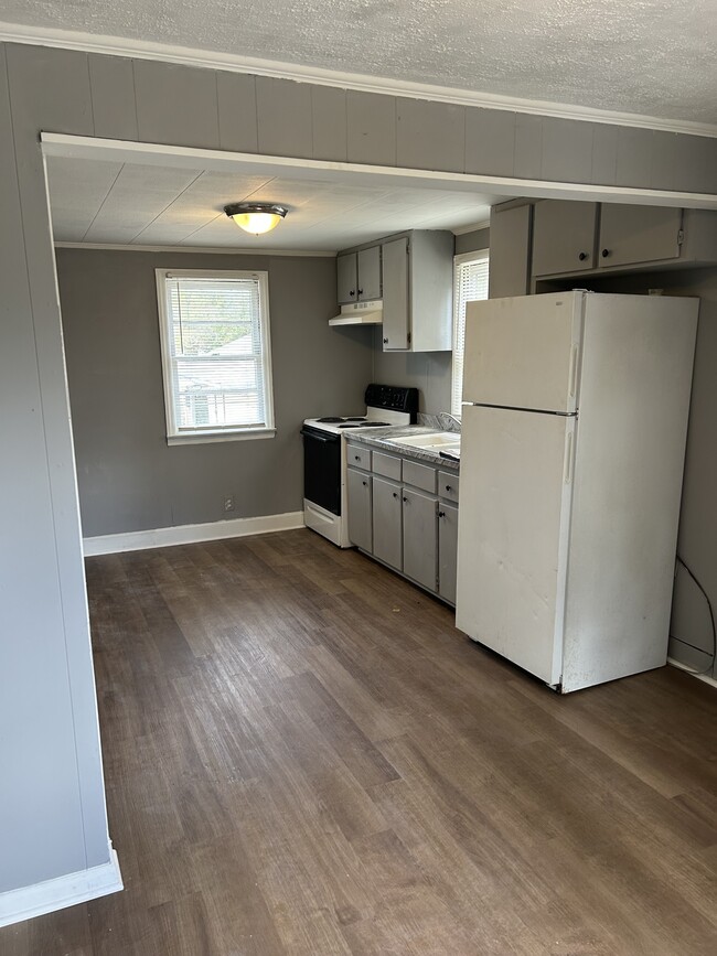 Building Photo - 108 Pitt St