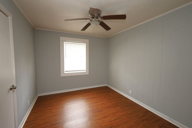 Building Photo - 808 Lilly St