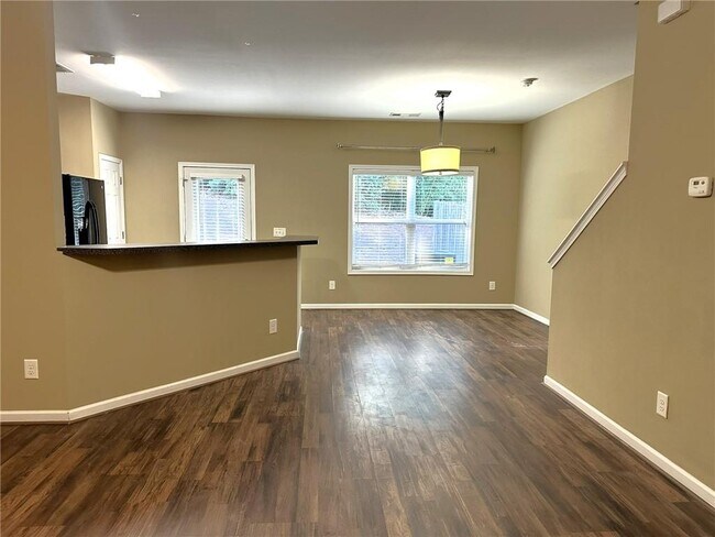 Building Photo - 538 Oakside Pl